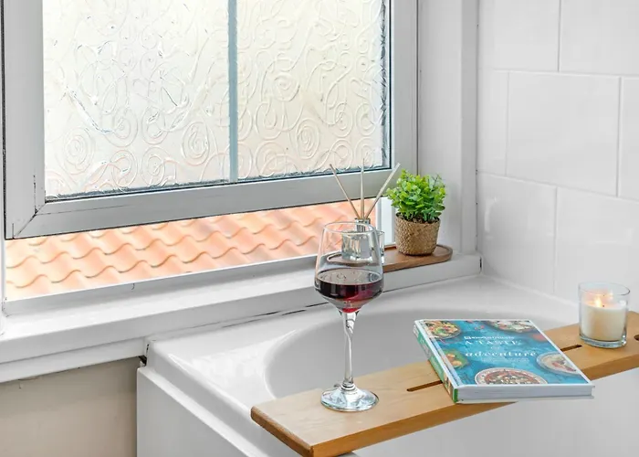 Adventure - * ウィットビー