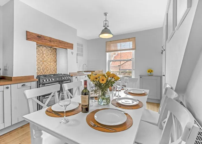 Adventure - * ウィットビー