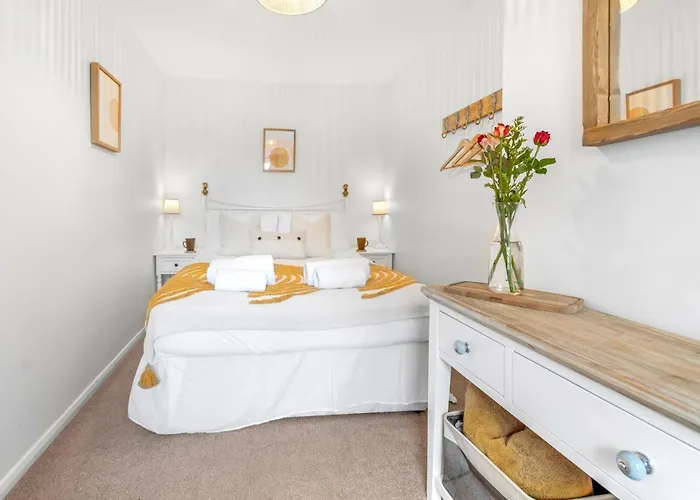 Adventure - ウィットビー